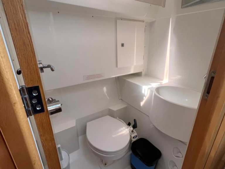 Yacht charter Cannigione - Jeanneau Sun Odyssey 319 on SamBoat