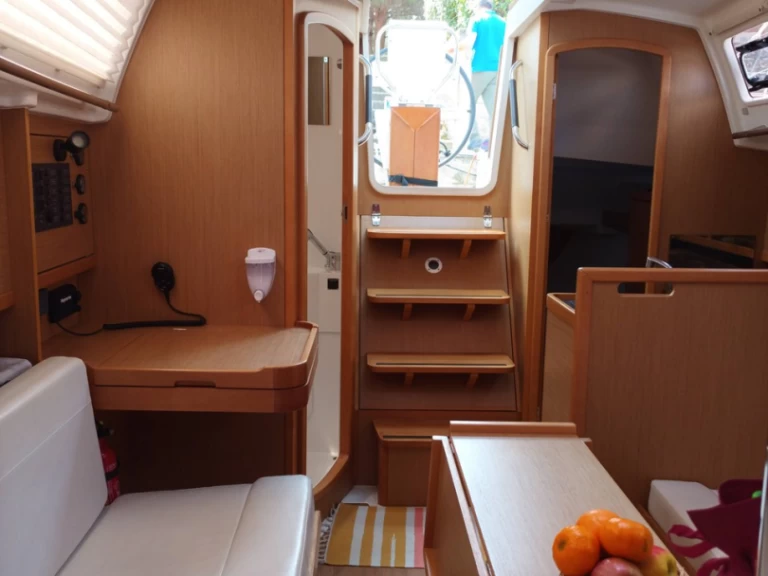 Hire Sailboat with or without skipper Jeanneau Furnari