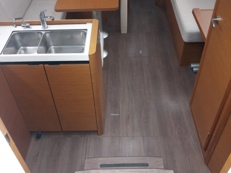 Charter a Jeanneau Sun Odyssey 380 in Cannigione on Samboat