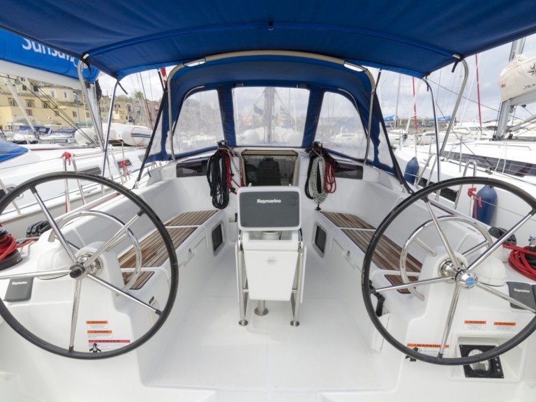 Sailboat hire in Procida - Jeanneau Sun Odyssey 409