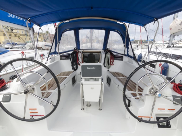 Sailboat hire in Procida - Jeanneau Sun Odyssey 409