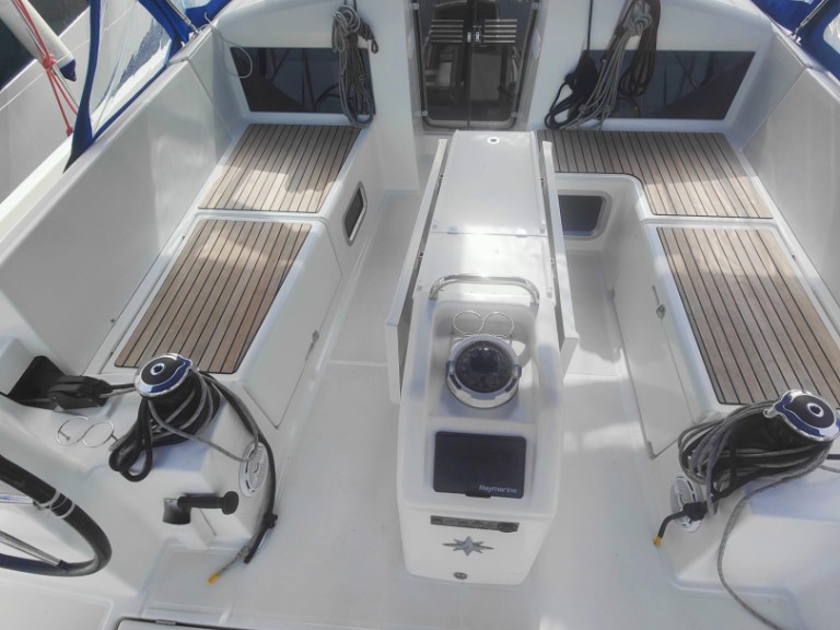 Hire a Jeanneau Sun Odyssey 440 Procida