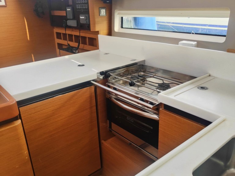 Yacht hire Furnari cheap Sun Odyssey 440