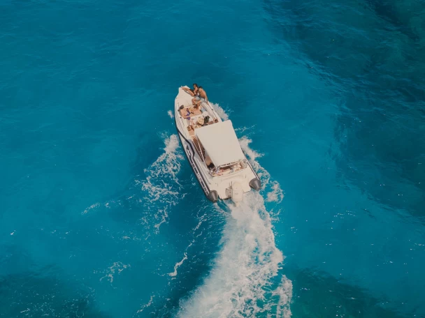 Hire a Formenti ZAR75 Saint-Gilles les Bains