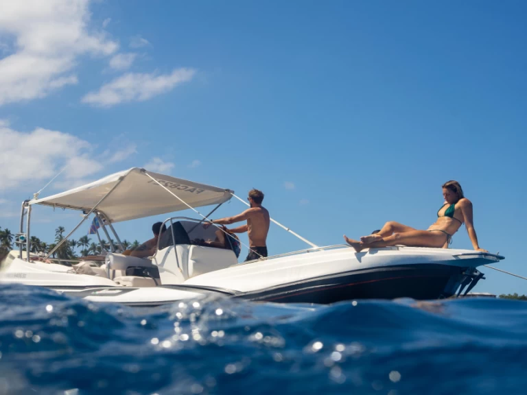 Yacht hire Saint-Gilles les Bains cheap ZAR75