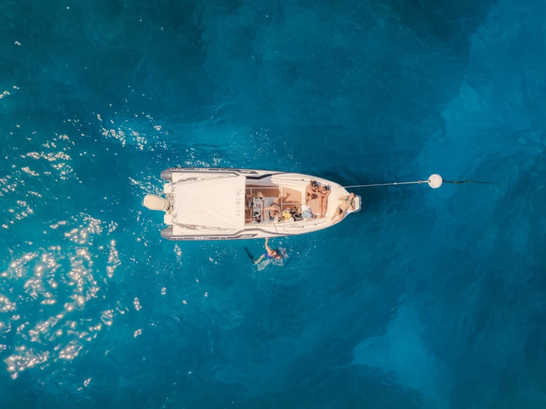 Hire RIB with or without skipper Formenti Saint-Gilles les Bains