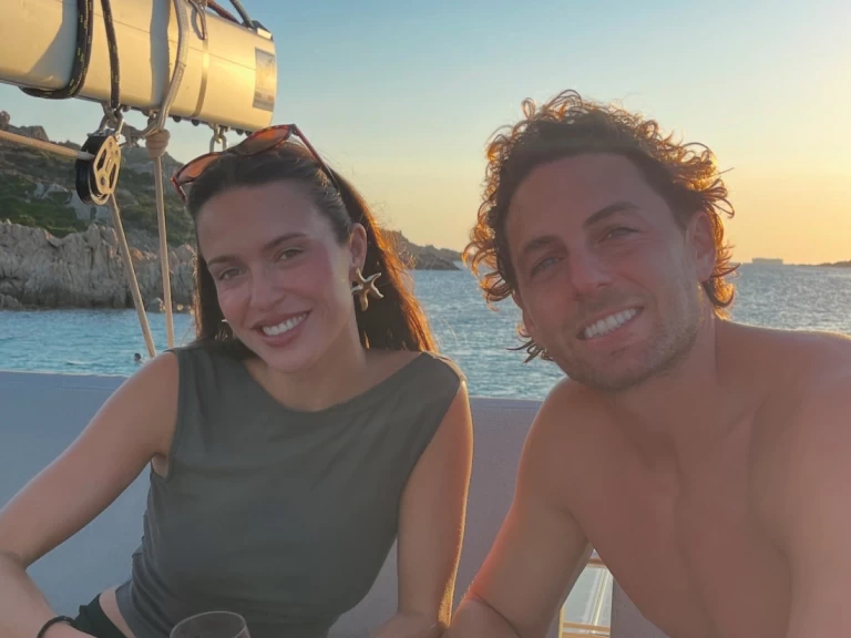 Hire Catamaran Fountaine Pajot with a boat licence