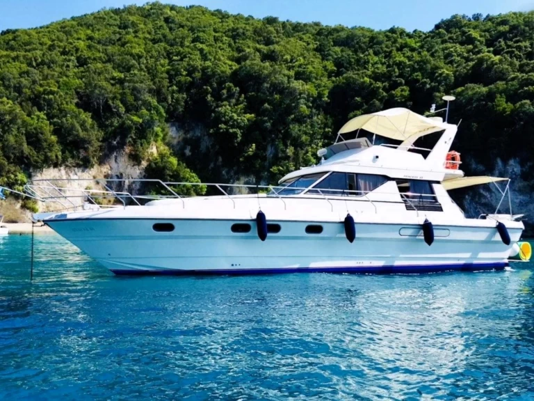 Luxury Yacht to hire Corfu at the best price