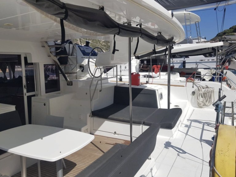 Hire a Lagoon LAGOON 450 S  Figari