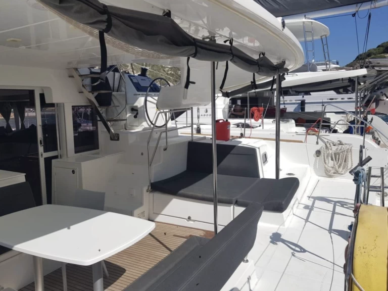 Hire a Lagoon LAGOON 450 S  Figari