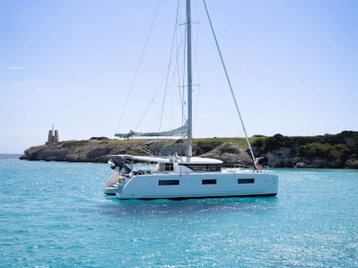 Catamaran hire in Figari - Lagoon Lagoon 46