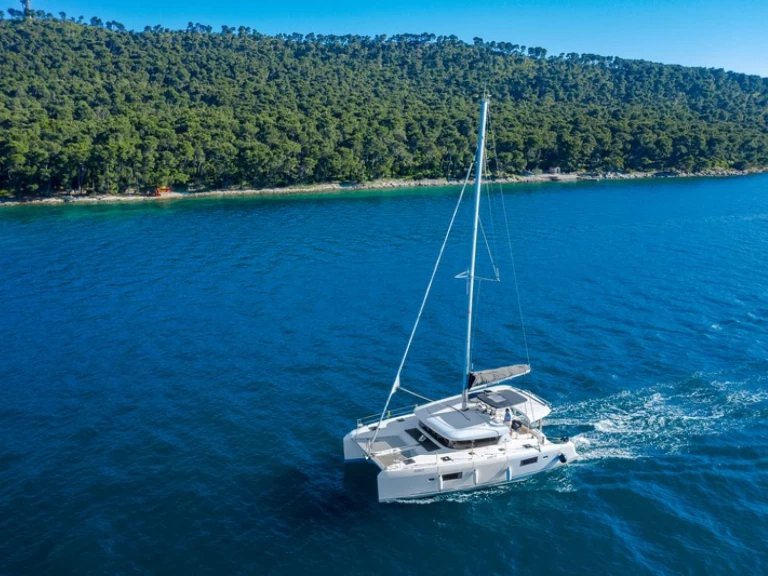 Catamaran hire in Kaštela - Lagoon Lagoon 42