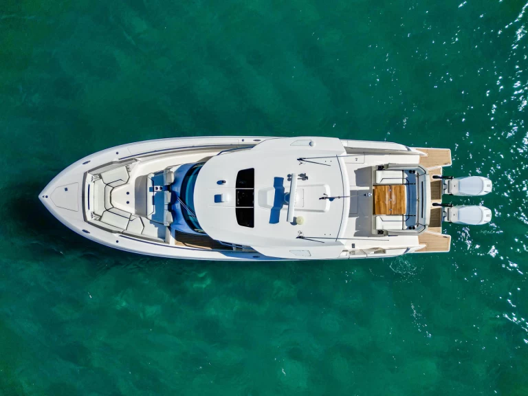 Yacht hire West Palm Beach cheap 43LS