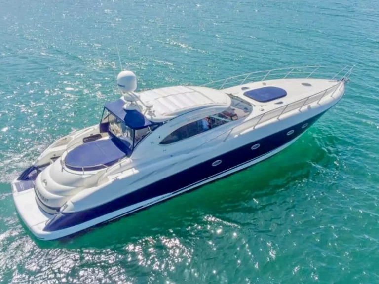 Hire Luxury Yacht Sunseeker with a boat licence