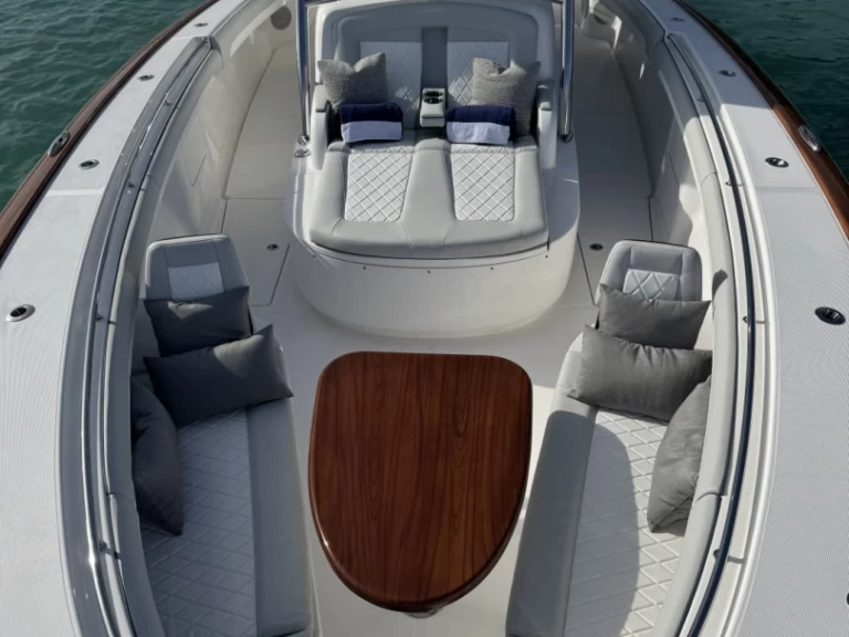 Yacht hire West Palm Beach cheap 43 CC