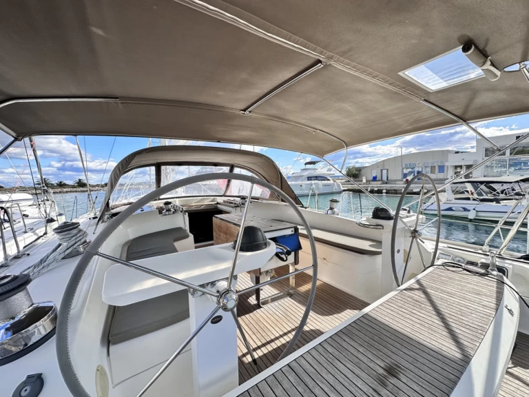 Sailboat hire in Split - Bavaria Cruiser 55