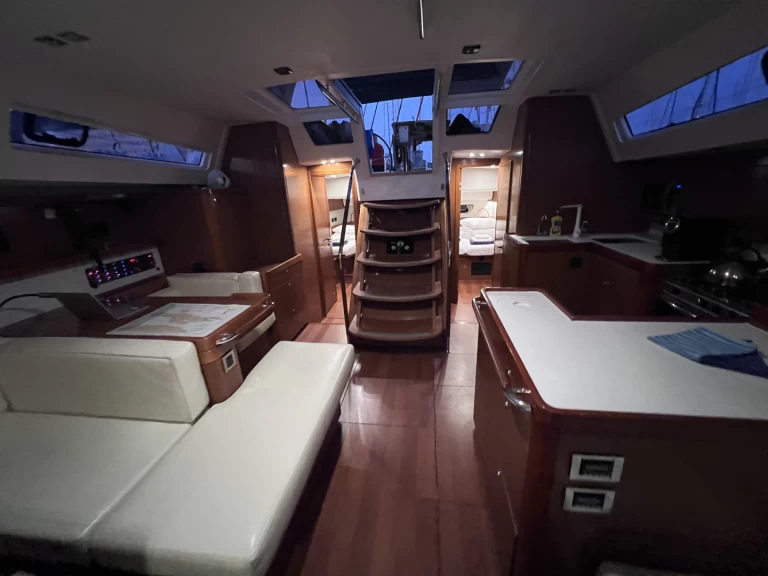 Yacht charter Split - Bénéteau Oceanis 60 on SamBoat