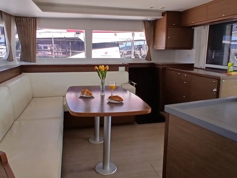 Hire a Lagoon Lagoon 450 Sport Top Kaštela