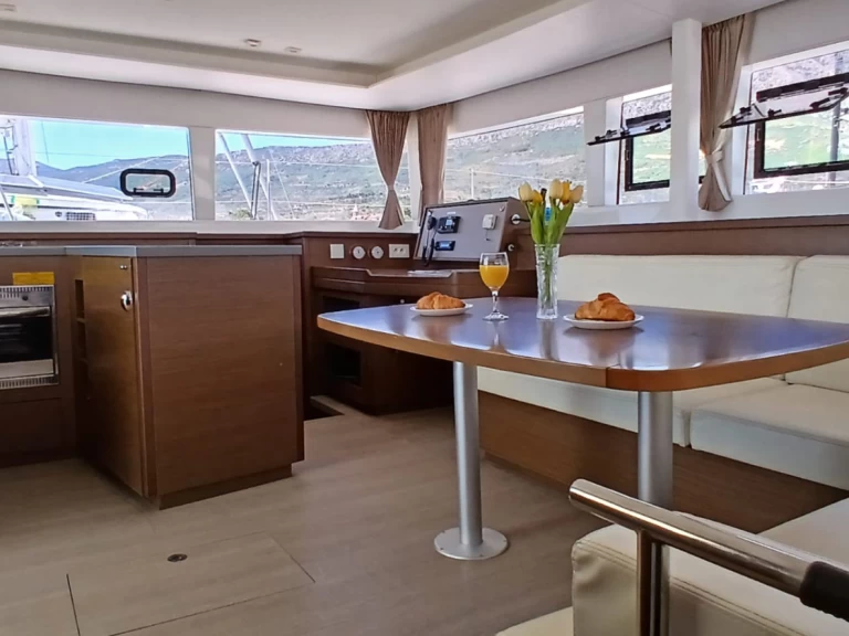 Yacht hire Kaštela cheap Lagoon 450 Sport Top