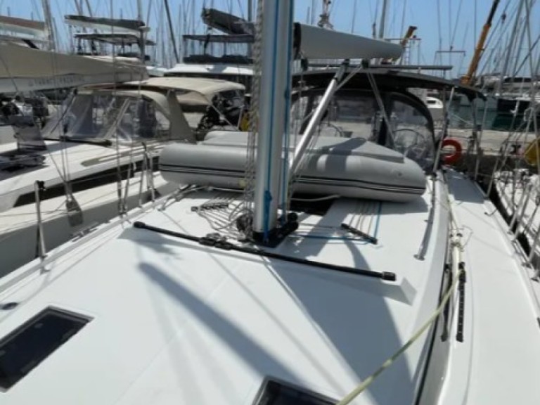 Bavaria Bavaria C42 charter bareboat or skippered in  Alimos