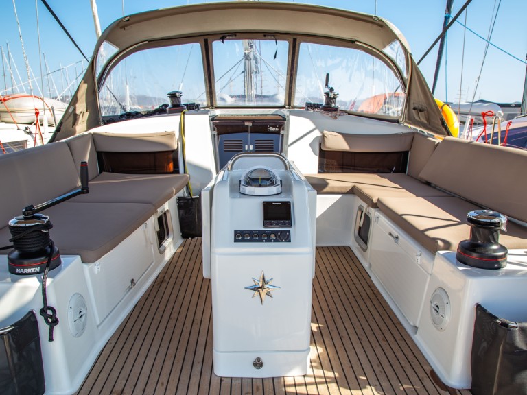 Yacht hire Lávrio cheap Sun Odyssey 490