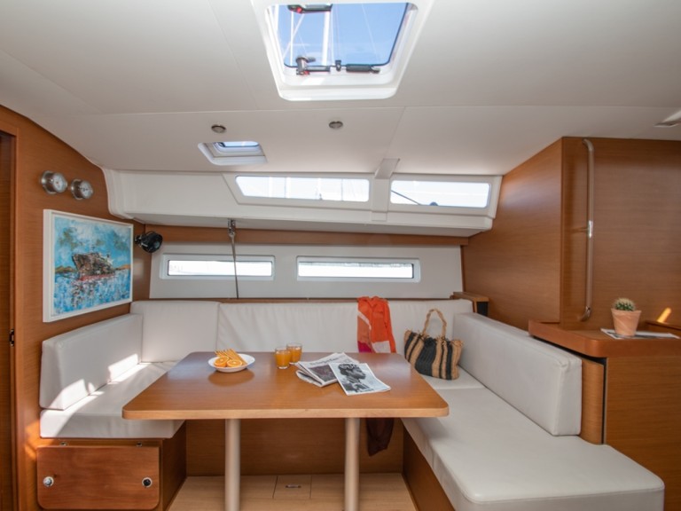 Sailboat to hire Zakynthos (Island) at the best price