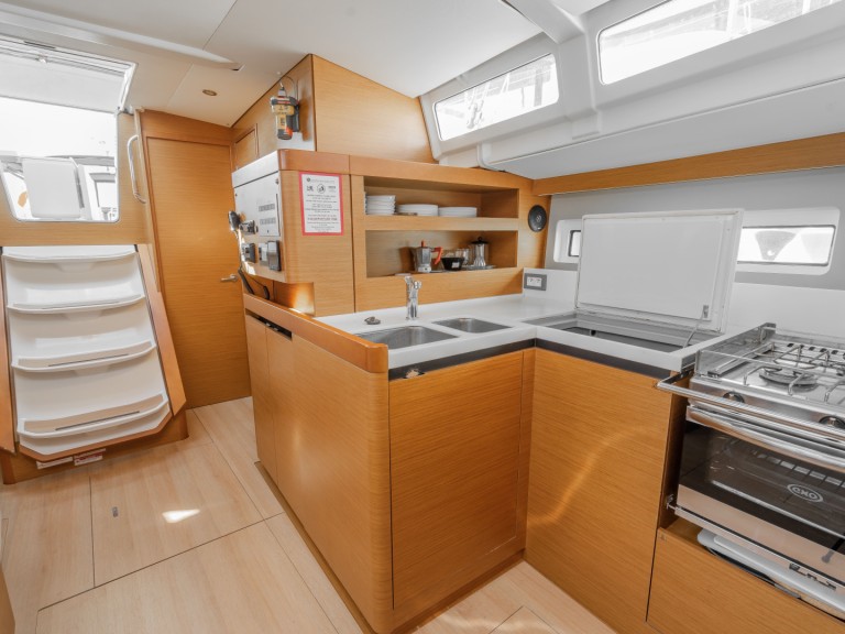 Yacht hire Nydri cheap Sun Odyssey 490