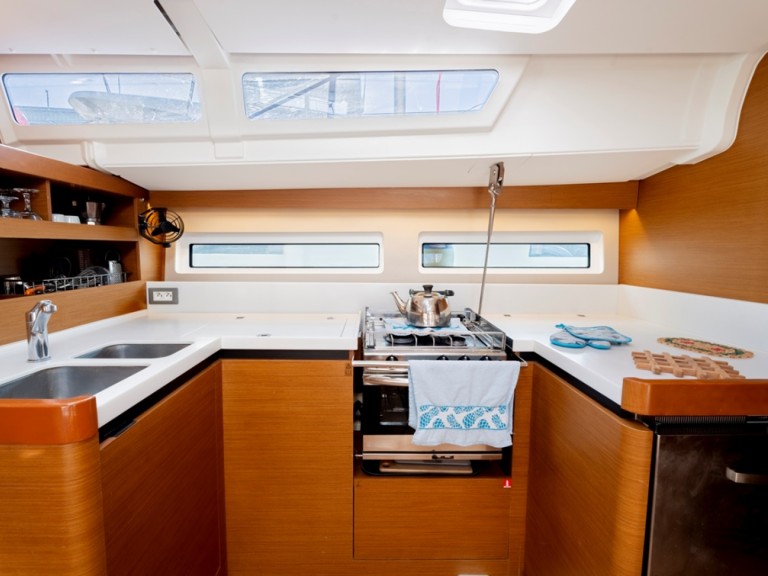 Hire a Jeanneau Sun Odyssey 490 Rhodes (City)