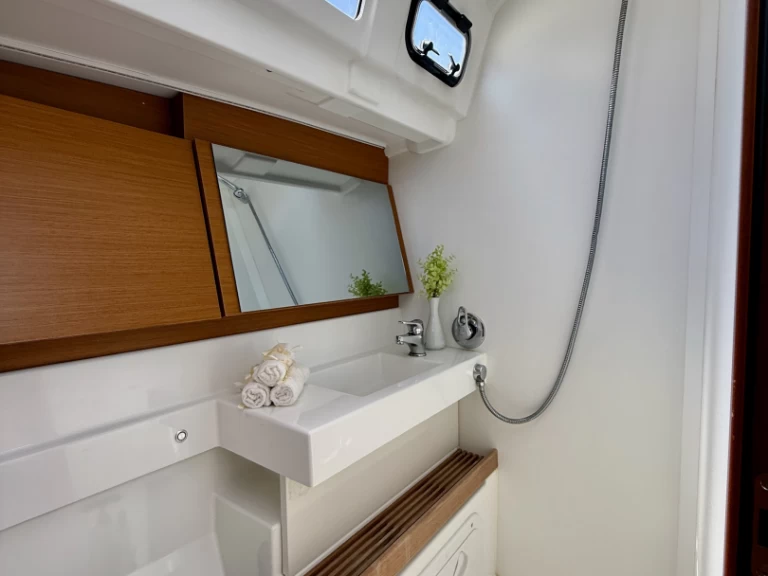 Sailboat hire in Lefkáda - Jeanneau Sun Odyssey 490