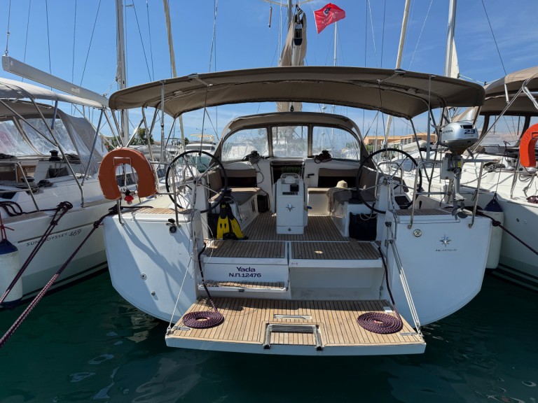 Sailboat to hire Piso Livadi at the best price