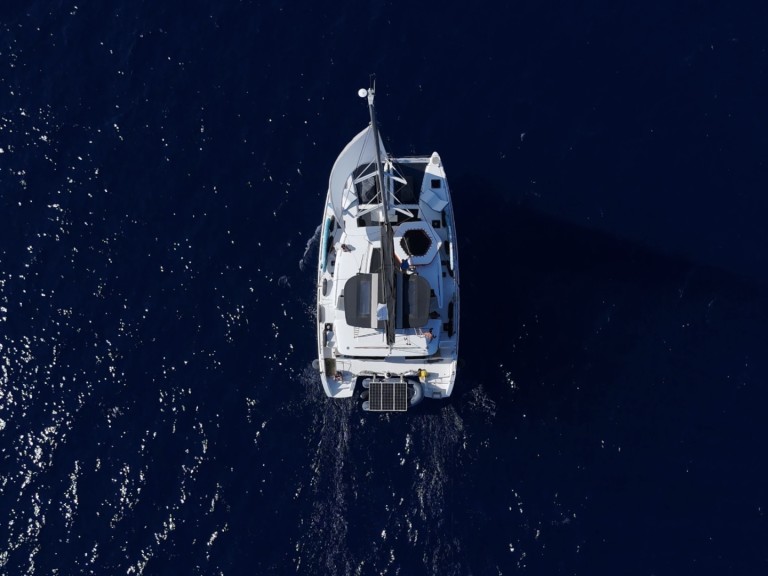 Catamaran hire in Lefkáda - Lagoon Lagoon 450 F