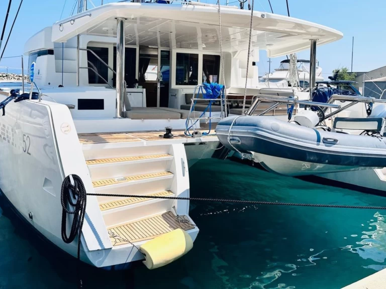 Catamaran hire in Split - Lagoon Lagoon 52 F