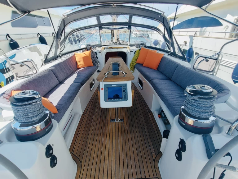 Sailboat to hire Golfo Aranci at the best price