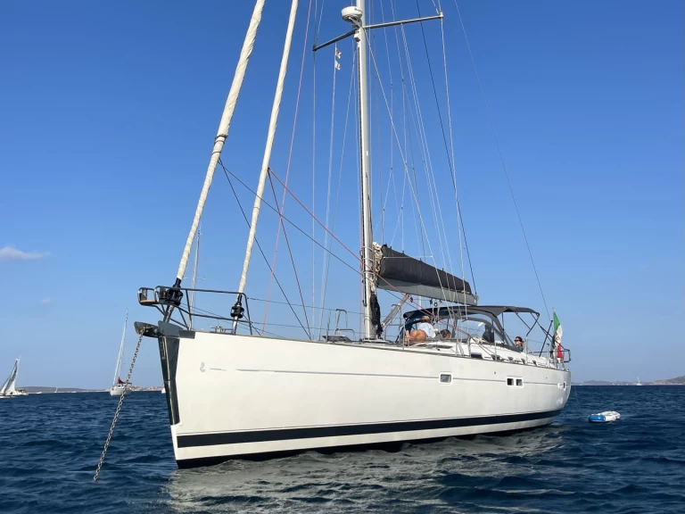 Bénéteau Oceanis 523 Clipper charter bareboat or skippered in  Golfo Aranci