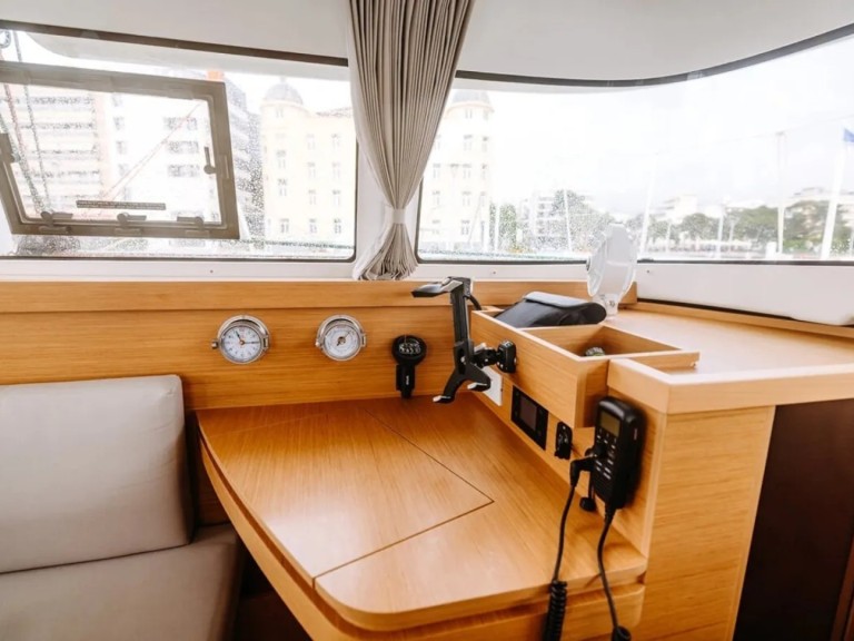 Charter a Excess Excess 11 in Lefkáda on Samboat