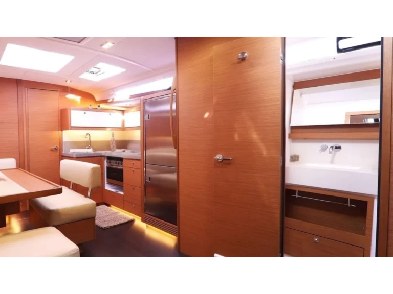 Yacht charter Palermo - Dufour Dufour 470 on SamBoat
