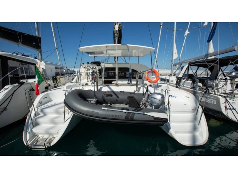 Catamaran hire in Vibo Marina - Lagoon Lagoon 380[G]
