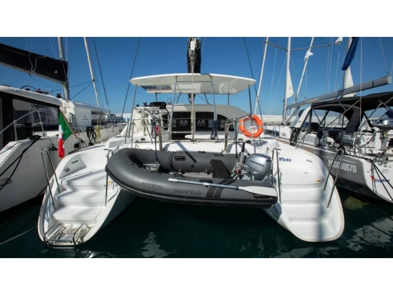 Catamaran hire in Vibo Marina - Lagoon Lagoon 380[G]
