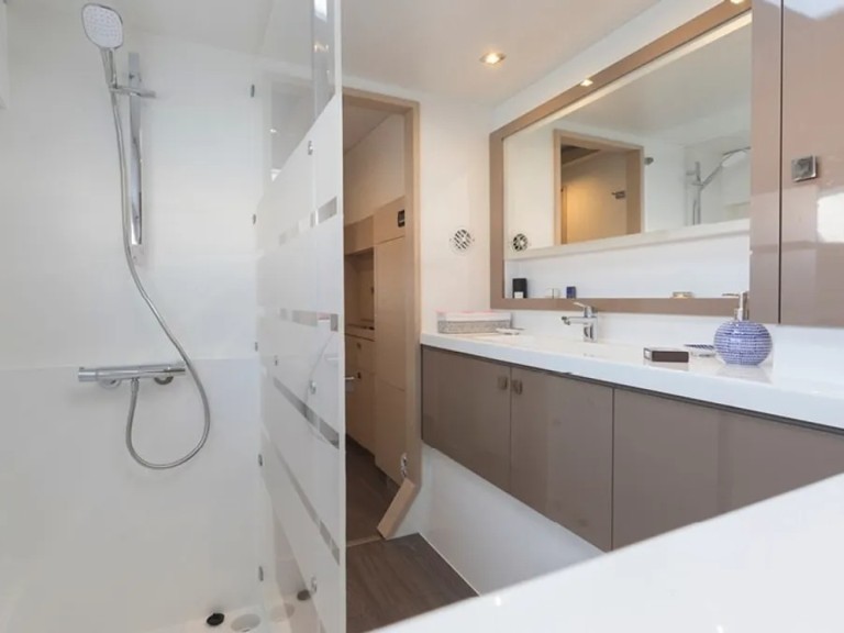 Hire a Fountaine Pajot Astrea 42 Lávrio