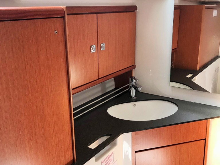 Sailboat hire in Drage - Bavaria Cruiser 34