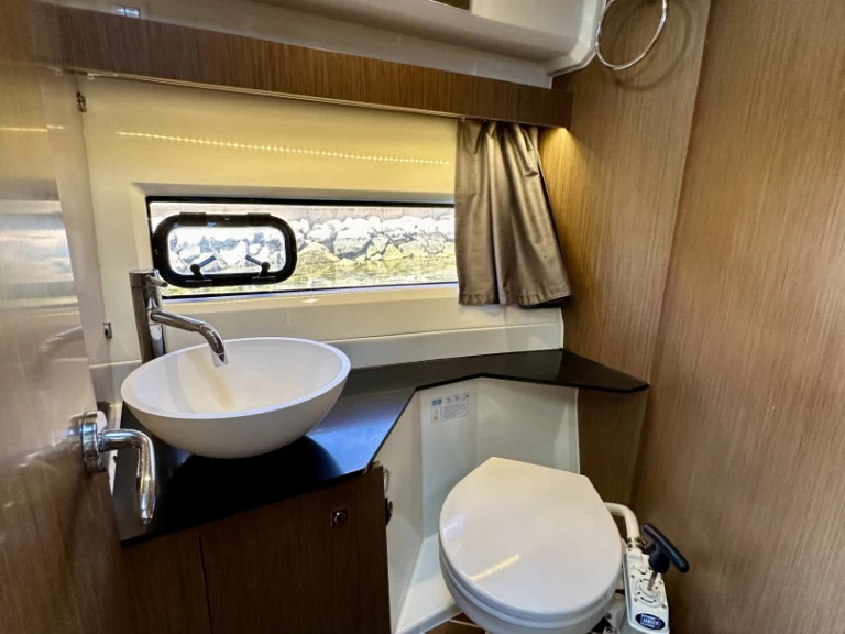 Motorboat to hire Drage at the best price