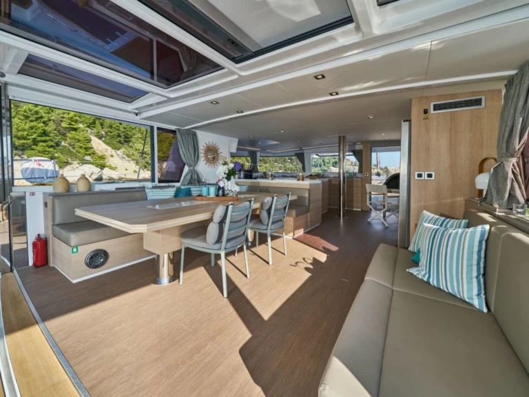 Hire Catamaran Bali with a boat licence