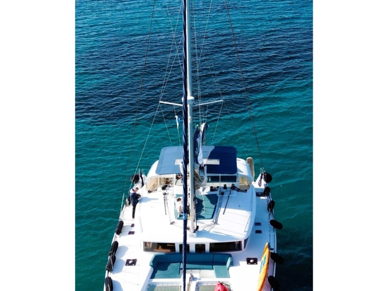 Yacht hire Alimos cheap Lagoon 450 F