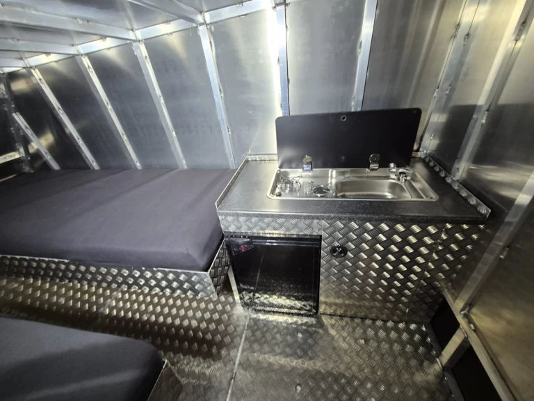 Yacht charter Caix - ARYNBOAT 530E on SamBoat