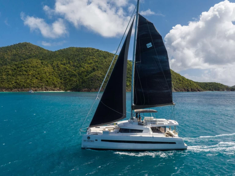 Hire Luxury Yacht Bali with a boat licence