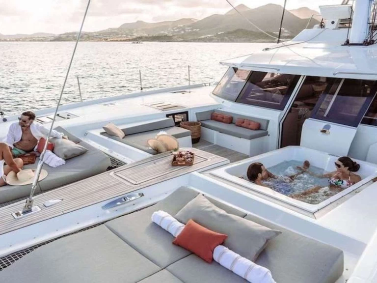 Hire Luxury Yacht with or without skipper Fountaine Pajot Virgin Gorda Island
