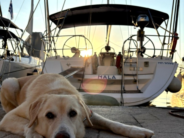 Hire Sailboat Jeanneau with a boat licence