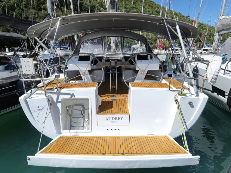 Hire Sailboat Hanse with a boat licence
