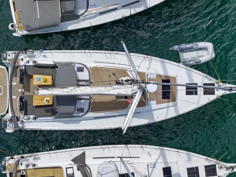 Charter a Hanse Hanse 460 in Komolac on Samboat