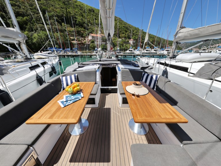 Hire Sailboat Hanse with a boat licence